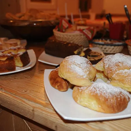 Отель Col Da La